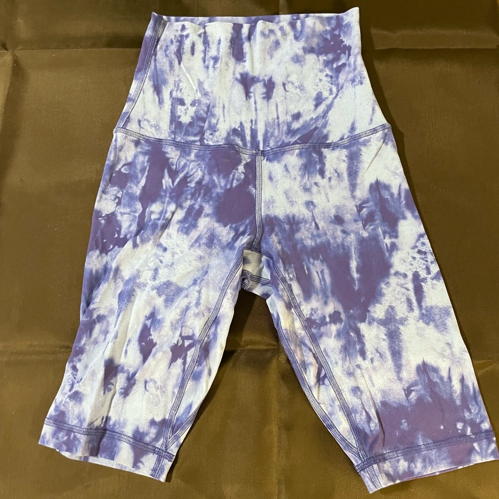 Lululemon High Rise Short - Blue Tie Dye - Size 2